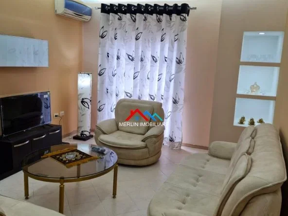Tirane, jepet me qera apartament 2+1+Ballkon Kati 5, 108 m² 750 € (RRUGA E KOSOVAREVE)