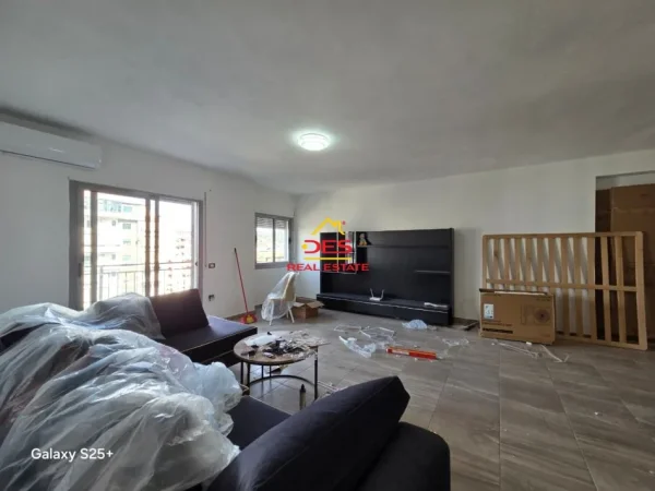 Vlore, jepet me qera apartament 2+1+Ballkon Kati 4, 85 m² 500 € (Rruga Çajupi)