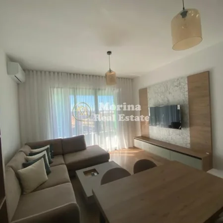 Tirane, jepet me qera apartament 2+1 Kati 5, 85 m² 700 € (Rruga 5 Maji)