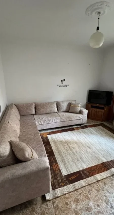 Tirane, jepet me qera apartament 1+1 Kati 2, 400 € (QYTETI STUDENTI)