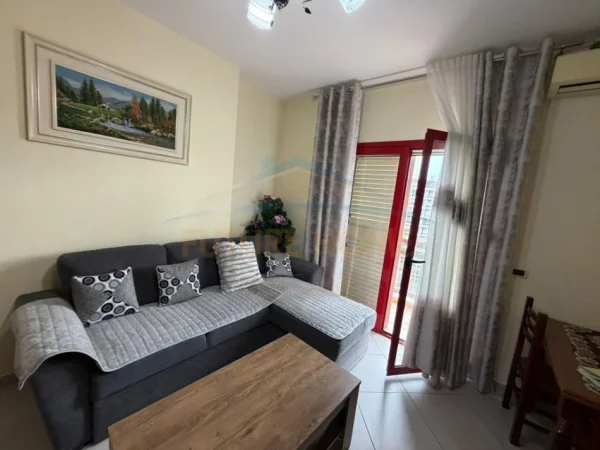 Durres, jepet me qera apartament 2+1 Kati 6, 79 m² 400 € (Plazh Hekurrudha, Durrës)