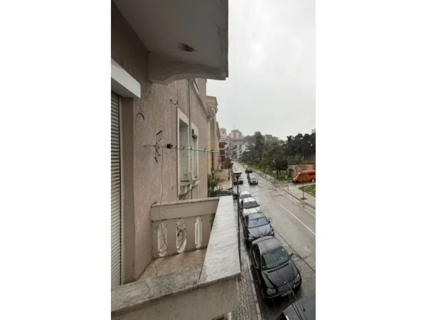 Durres, jepet me qera apartament 2+1 Kati 2, 57 m² 400 € (Vollga, Durres)