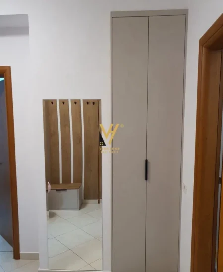 Tirane, jepet me qera apartament 1+1+Ballkon Kati 3, 60 m² 570 € (KODRA E DIELLIT)