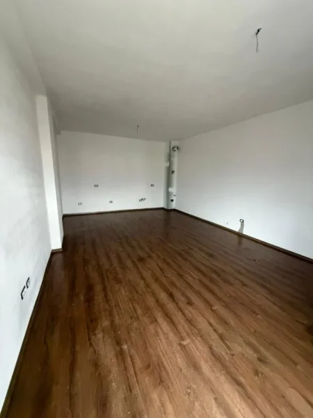 Tirane, shitet apartament 2+1 Kati 2, 119 m² 191.000 € (Sauk)