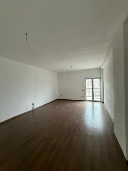 Tirane, shitet apartament 2+1 Kati 2, 119 m² 191.000 € (Sauk)