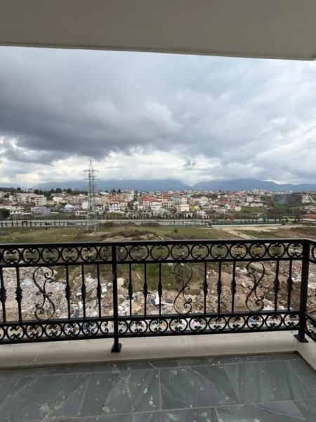 Tirane, shitet apartament 2+1 Kati 2, 119 m² 191.000 € (Sauk)