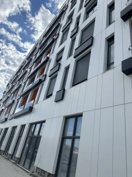 Tirane, jepet me qera apartament 2+1+Ballkon Kati 5, 100 m² 430 € (Ish Dogana)