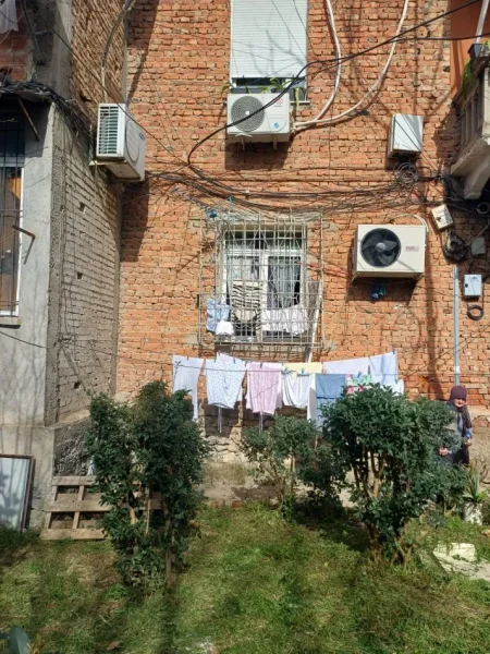 Tirane, jepet me qera garsonier 1+1 Kati 1, 30 m² 35.000  lek