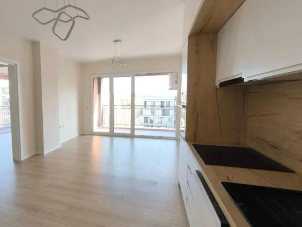 Tirane, jepet me qera apartament 2+1+Aneks+Ballkon Kati 7, 101 m² 670 € (Rruga e Dafinave)