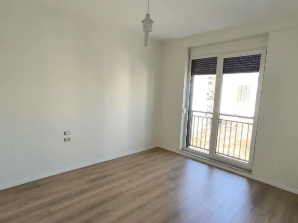 Tirane, jepet me qera apartament 2+1+Aneks+Ballkon Kati 7, 101 m² 670 € (Rruga e Dafinave)