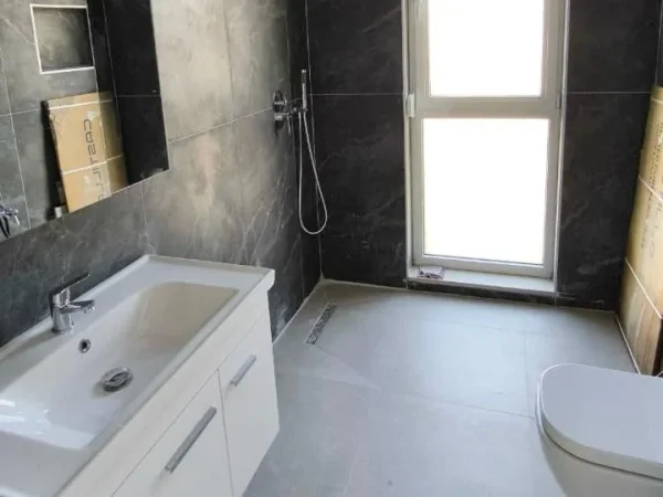 Tirane, jepet me qera apartament 2+1+Aneks+Ballkon Kati 7, 101 m² 670 € (Rruga e Dafinave)