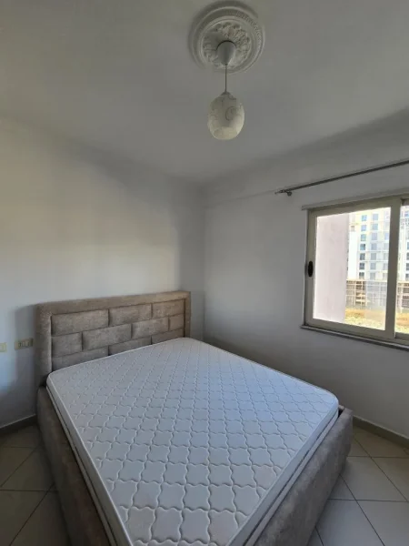 Tirane, jepet me qera apartament 2+1 Kati 3, 100 m² 600 € (Rruga Jordan Misja prane Gener 2)