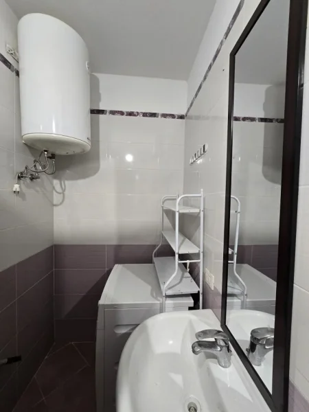 Tirane, jepet me qera apartament 2+1 Kati 3, 100 m² 600 € (Rruga Jordan Misja prane Gener 2)
