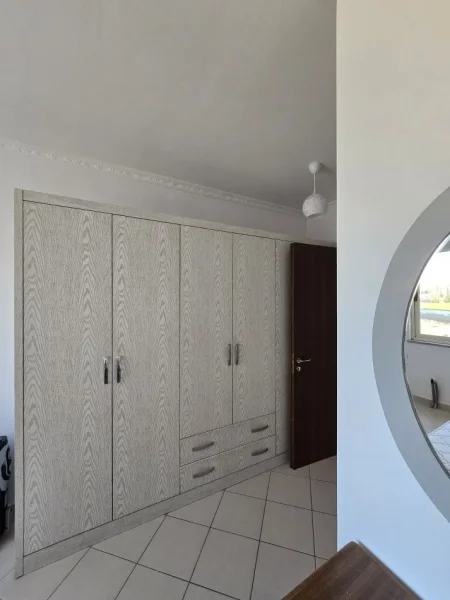 Tirane, jepet me qera apartament 2+1 Kati 3, 100 m² 600 € (Rruga Jordan Misja prane Gener 2)