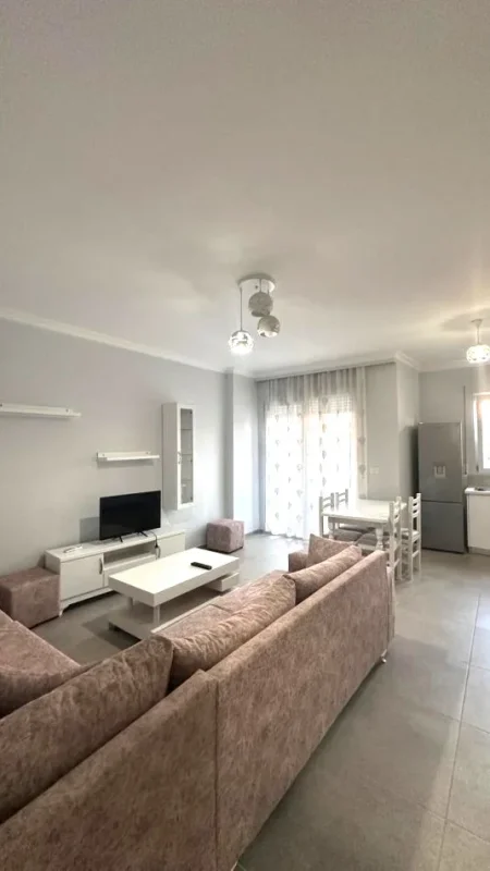 JEPET ME QERA AP 1+1 TEK MANGALEM 21 NE ALI DEM , 400 €uro , Mobilim shume i mire