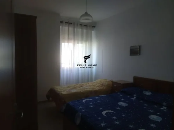 Tirane, jepet me qera apartament 1+1 Kati 3, 77 m² 500 € (QENDER)