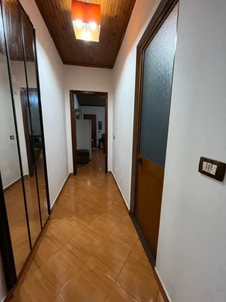 Tirane, jepet me qera shtepi 2+1 Kati 2, 80 m² 500 € (Shkolla e Baletit)