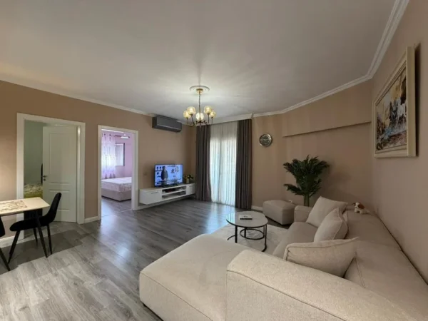 Tirane, jepet me qera apartament 2+1 Kati 4, 90 m² 900 € (Komuna e Parisit)