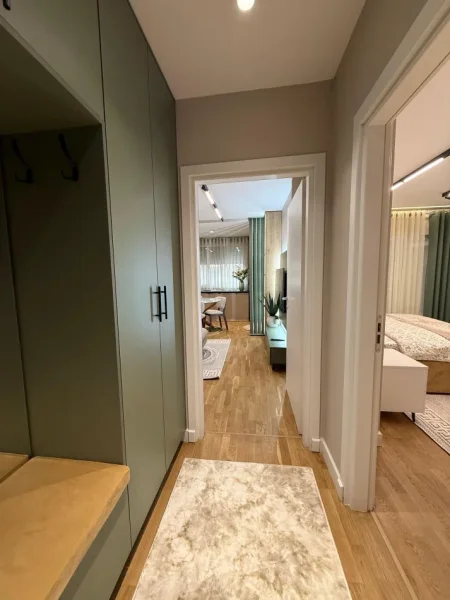 Tirane, jepet me qera apartament 1+1+Ballkon Kati 1, 75 m² (Kopshti Zoologjik) 85.000 Leke/Muaj