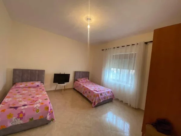 Tirane, jepet me qera shtepi 2+1+parkim Kati 1, 90 m² 300 € (Farke e Vogel , Rruga Daxhit)