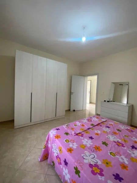 Tirane, jepet me qera shtepi 2+1+parkim Kati 1, 90 m² 300 € (Farke e Vogel , Rruga Daxhit)