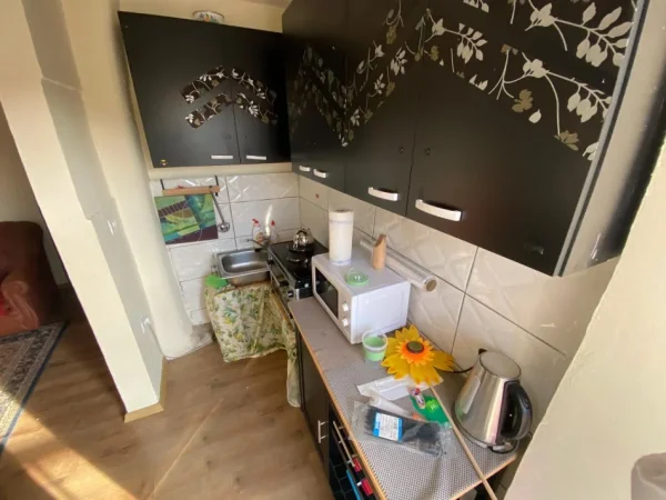 Tirane, jepet me qera apartament 2+1+Ballkon Kati 2, 80 m² 650 € (Rruga e Elbasanit)