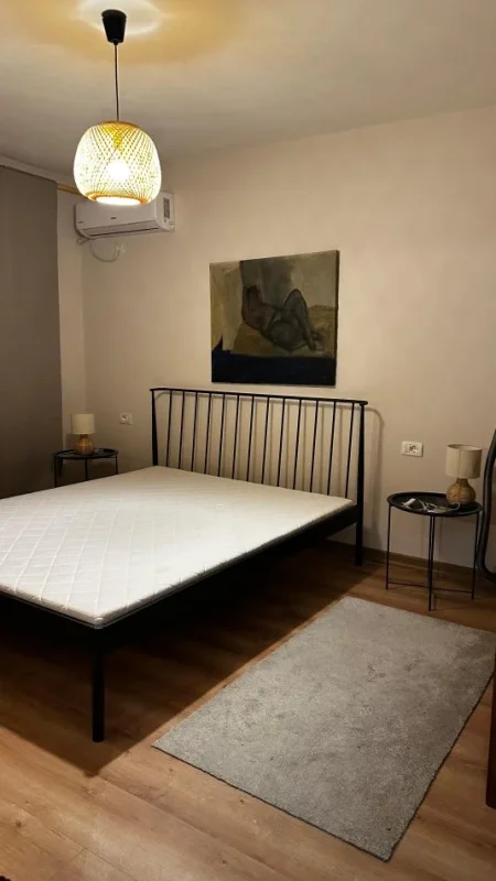 Tirane, jepet me qera apartament 1+1+Ballkon Kati 4, 60 m² 650 € 