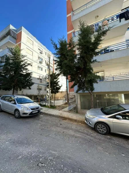 Tirane, shitet apartament 2+1+Aneks+Ballkon Kati 2, 82 m² 105.000 € (shkoze)