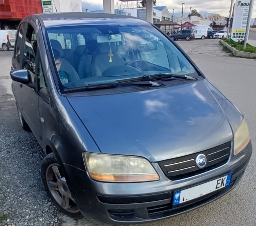 Tirane, shes makine Fiat idea Benzin+Gaz, gri e erret manuale Kondicioner 230.000 km 1.600 €