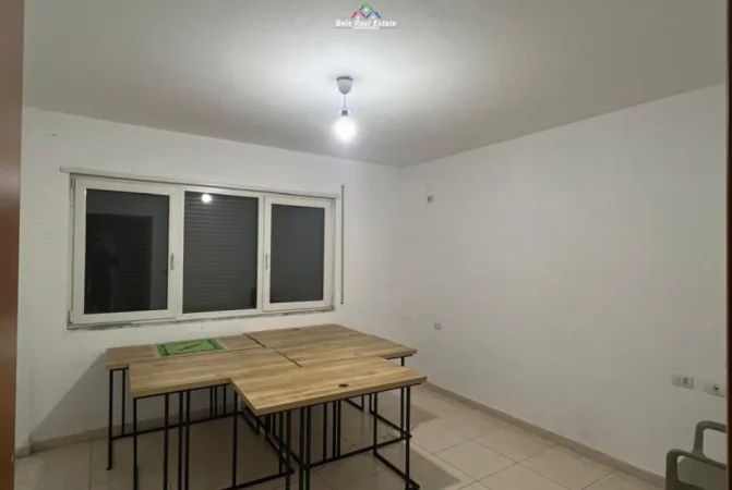 Tirane, jepet me qera zyre Kati 3, 80 m² 415 € (Bulevardi Zhan D\Ark)