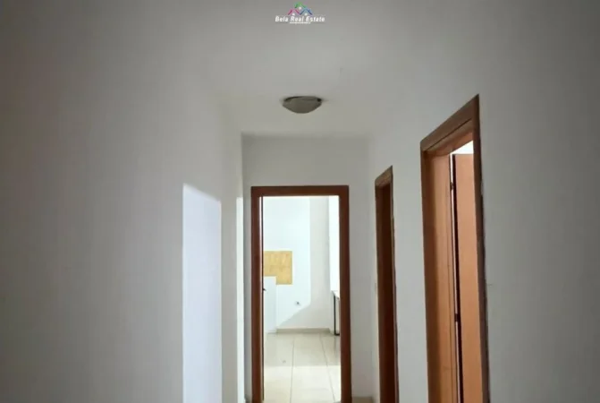 Tirane, jepet me qera zyre Kati 3, 80 m² 415 € (Bulevardi Zhan D\Ark)