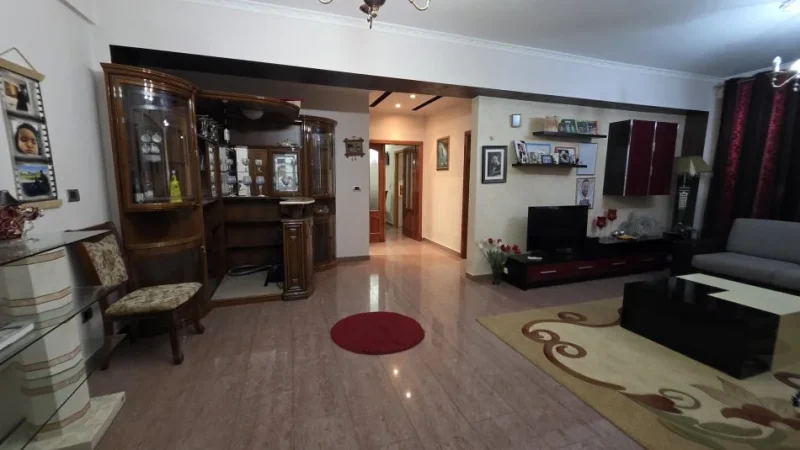 Tirane, shitet apartament 2+1+Aneks+Ballkon Kati 8, 108 m² 265.000 € 