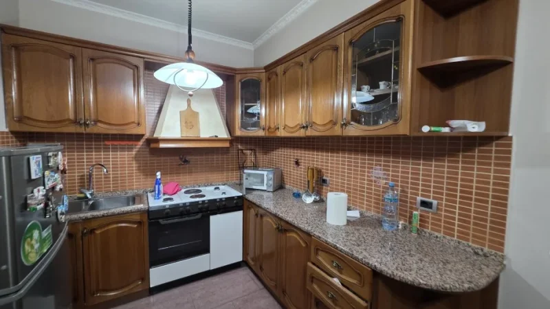 Tirane, shitet apartament 2+1+Aneks+Ballkon Kati 8, 108 m² 265.000 € 