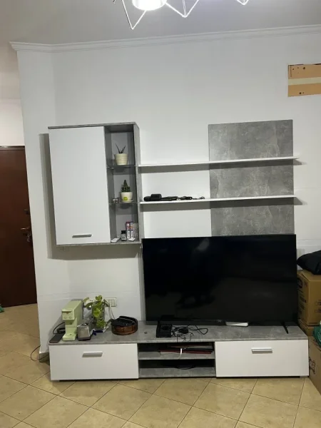 Tirane, shes Mobilje TV 150 €