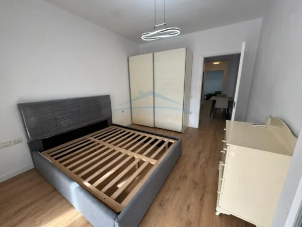 Tirane, jepet me qera apartament 1+1 Kati 6, 70 m² 700 € (Myslym Shyr)