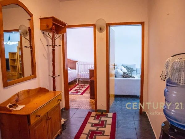 Tirane, jepet me qera apartament 2+1+Ballkon Kati 4, 71 m² 520 € (pazari i ri)