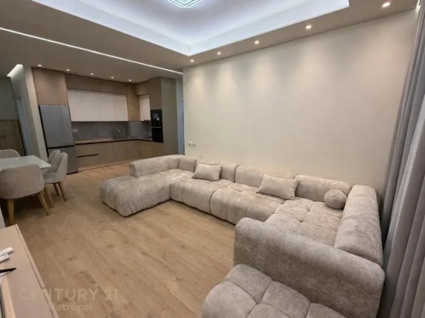 Tirane, jepet me qera apartament 2+1+Ballkon Kati 4, 95 m² 750 € (siri kodra)