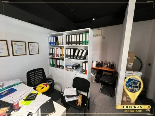 Tirane, jepet me qera zyre Kati 1, 72 m² 1.100 € (Pazari i Ri)