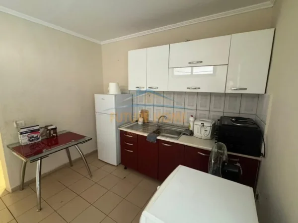 Tirane, jepet me qera apartament 2+1+Ballkon Kati 3, 53 m² 550 € (Rruga Kongresi i Manastirit)