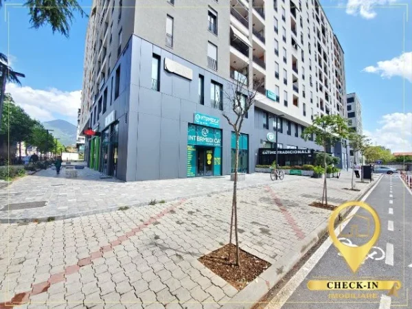 Tirane, jepet me qera zyre Kati 3, 68 m² 500 € (Kompleksi Zirkon)