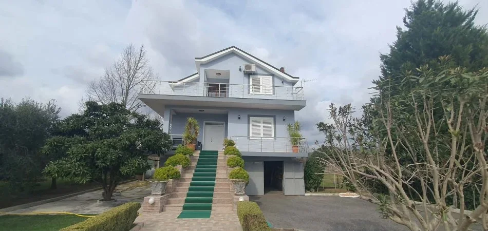 Tirane, shitet nga Pronari, pa-komision Vile 3 Katshe Kati 3, 10.000 m² 1.200.000 € (Rruga e Tullave)