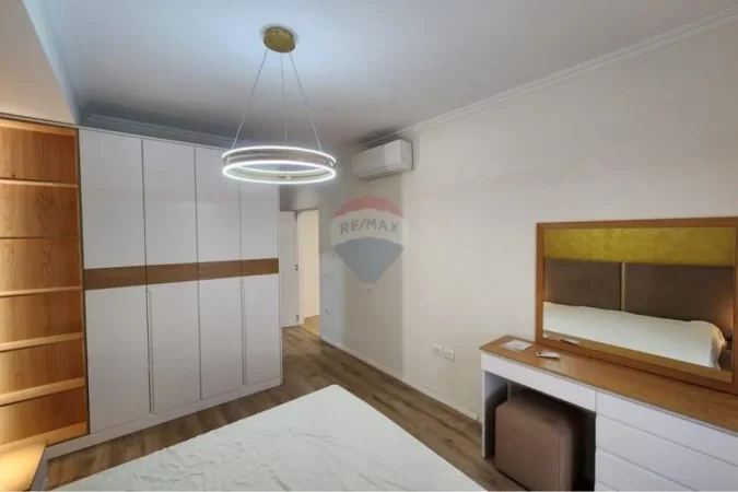 Tirane, jepet me qera apartament , 105 m² 900 € (Bulevardi i Ri, Tiranë)