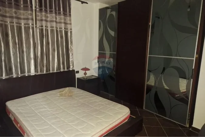 Tirane, jepet me qera apartament , 260 m² 700 € (Astir)