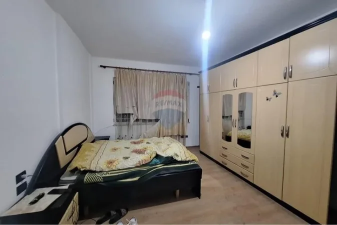 Tirane, jepet me qera apartament , 260 m² 700 € (Astir)