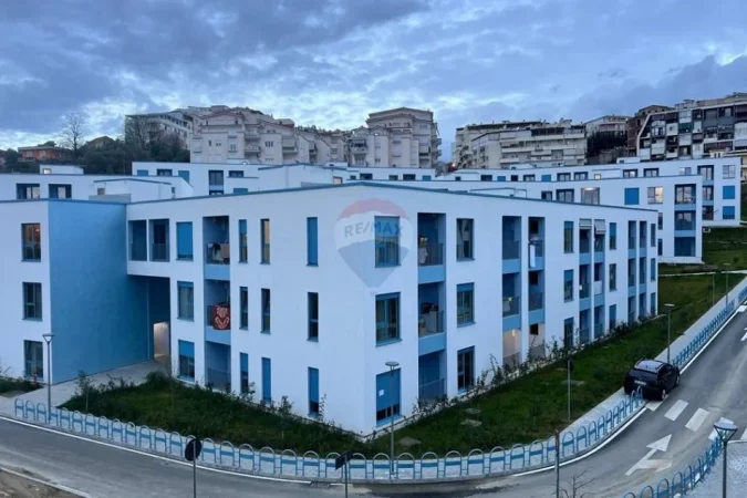 Tirane, jepet me qera apartament , 1 m² 400 € (Fresku)