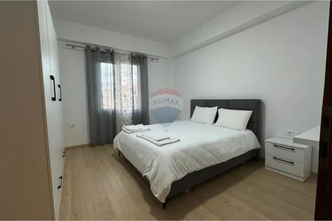 Tirane, jepet me qera apartament , 92 m² 680 € 