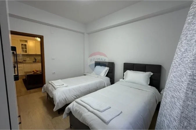 Tirane, jepet me qera apartament , 92 m² 680 € 