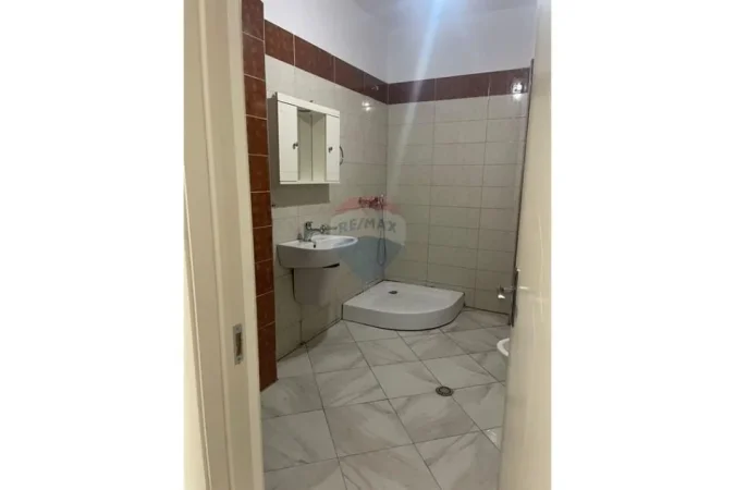 Tirane, jepet me qera apartament , 75 m² 500 € (Rruga Teodor Keko, Tiranë)