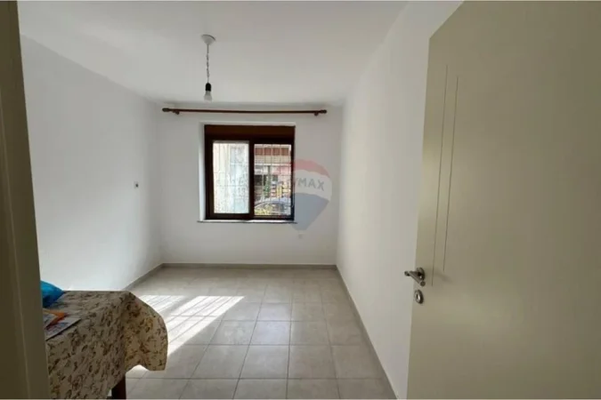 Tirane, jepet me qera apartament , 68 m² 1.000 € (Rruga Muhamet Gjollesha)