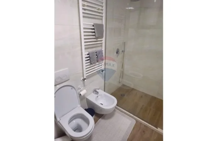 Tirane, jepet me qera apartament , 132 m² 1.700 € (Rruga Marko Boçari)